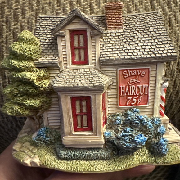 Lilliput Lane Other - Lilliput Lane Shave and a Haircut‎ American Landmarks 1993 Barber Shop Miniature